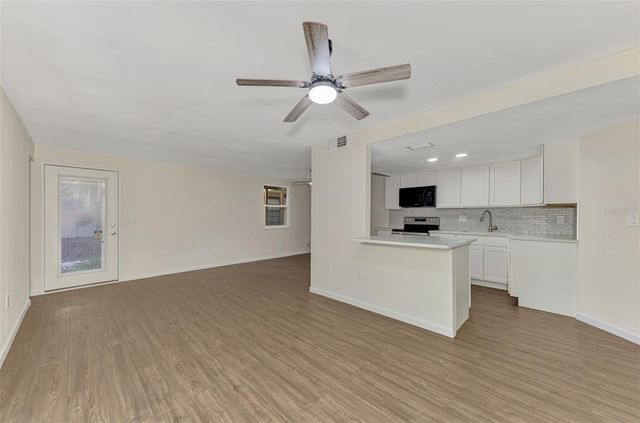 5026 WATER OAK DRIVE 102, Bradenton, FL 34207