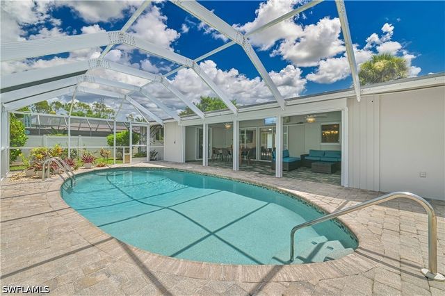 8719 Crest LN, Fort Myers, FL 33907