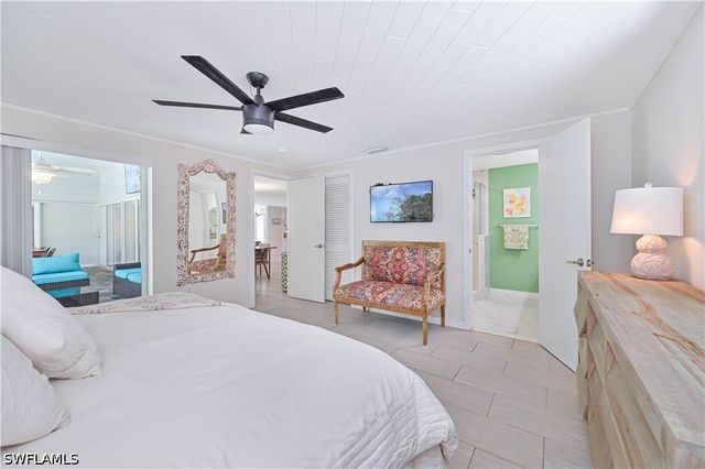 8719 Crest LN, Fort Myers, FL 33907