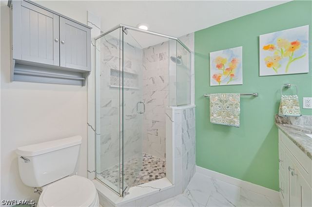 8719 Crest LN, Fort Myers, FL 33907