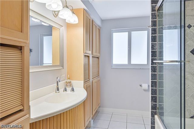 8719 Crest LN, Fort Myers, FL 33907