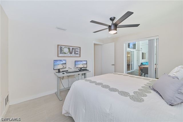 8719 Crest LN, Fort Myers, FL 33907