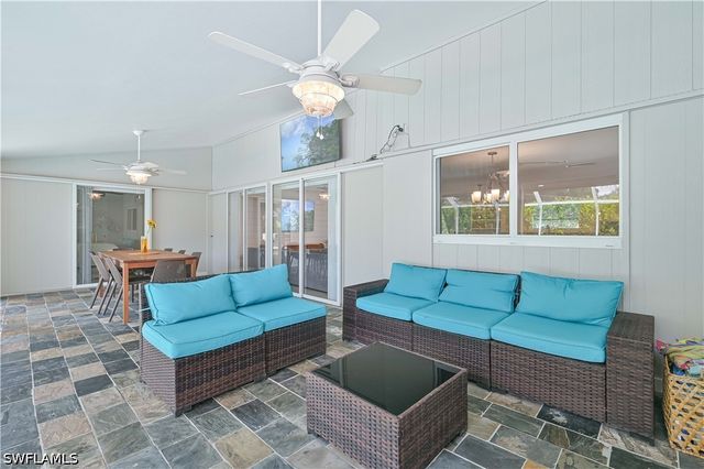 8719 Crest LN, Fort Myers, FL 33907