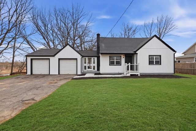 23 Sterling St, Chicopee, MA 01020