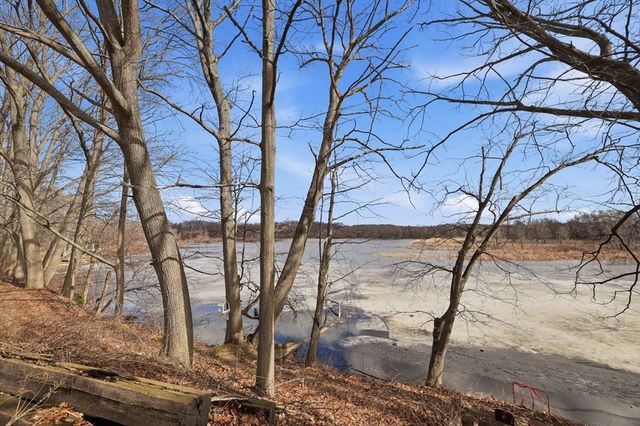 23 Sterling St, Chicopee, MA 01020