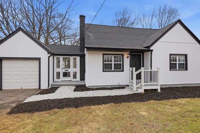 23 Sterling St, Chicopee, MA 01020
