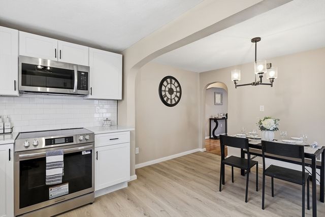 23 Sterling St, Chicopee, MA 01020