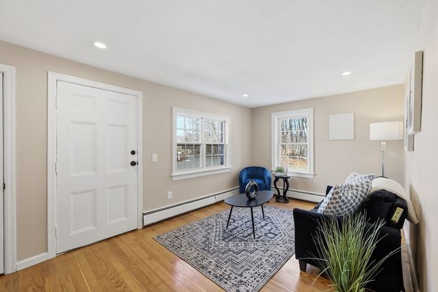 23 Sterling St, Chicopee, MA 01020