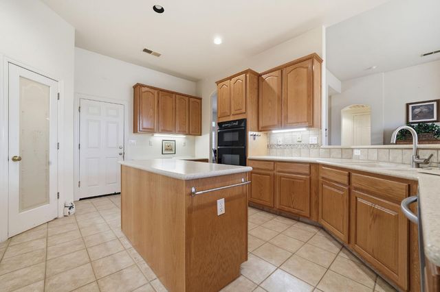 719 Shakeley Ln, Ione, CA 95640