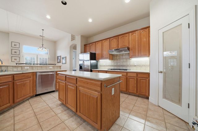 719 Shakeley Ln, Ione, CA 95640