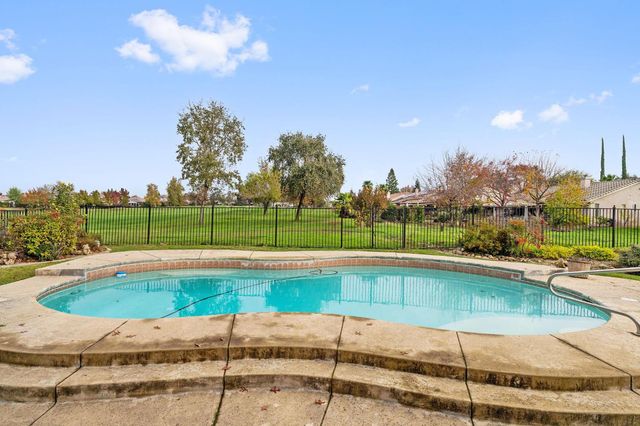 719 Shakeley Ln, Ione, CA 95640