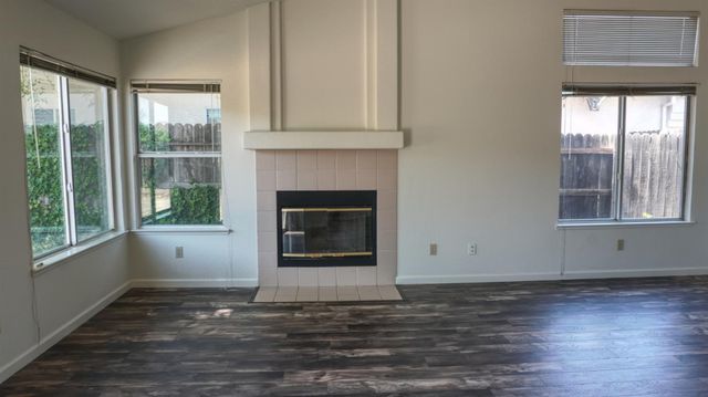 9 Graywood Ct, Sacramento, CA 95823