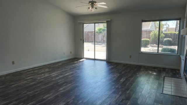 9 Graywood Ct, Sacramento, CA 95823