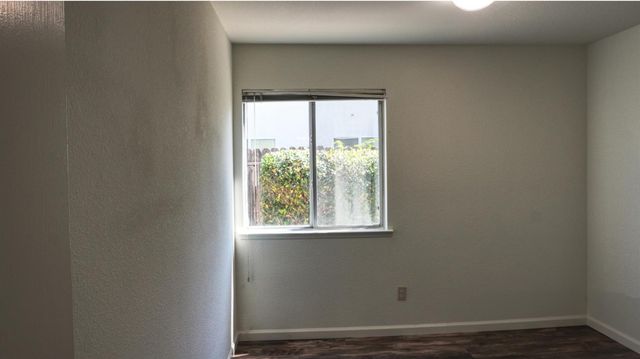 9 Graywood Ct, Sacramento, CA 95823