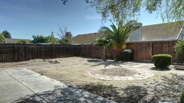 9 Graywood Ct, Sacramento, CA 95823