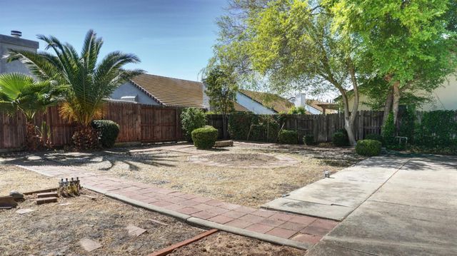 9 Graywood Ct, Sacramento, CA 95823