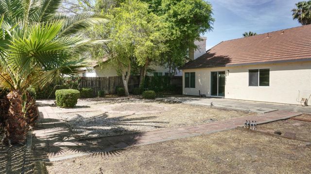 9 Graywood Ct, Sacramento, CA 95823