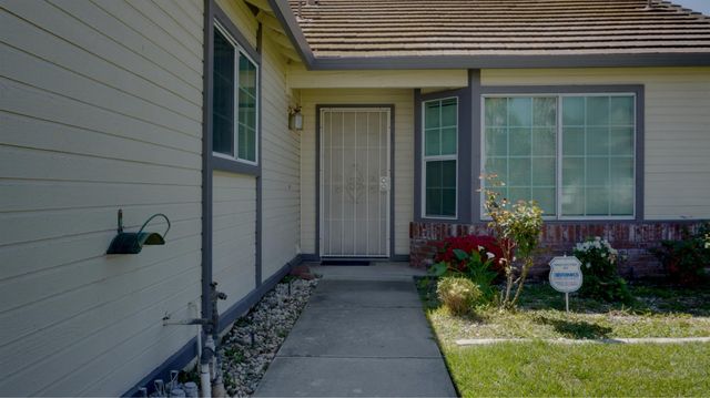 9 Graywood Ct, Sacramento, CA 95823