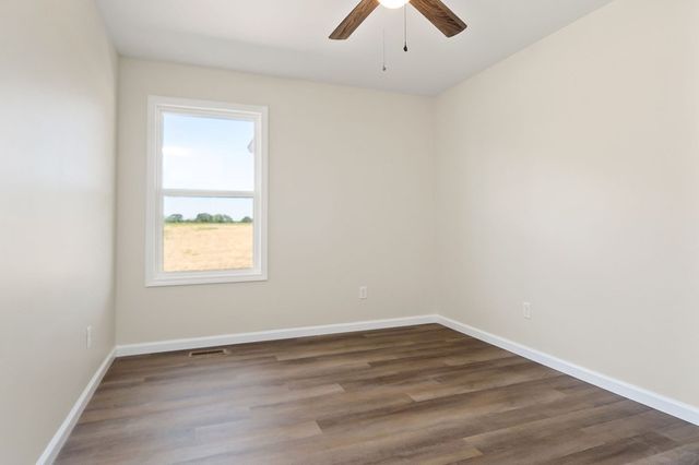 14305 Old Kentucky Rd, Walling, TN 38587