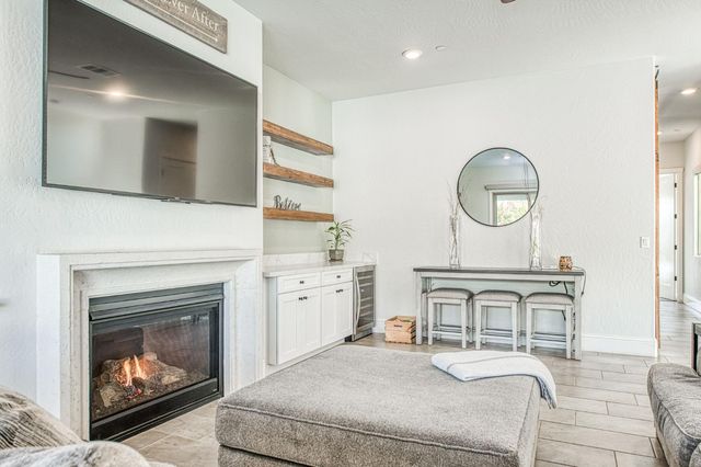 2468 E Kynzlee Avenue, Fresno, CA 93730