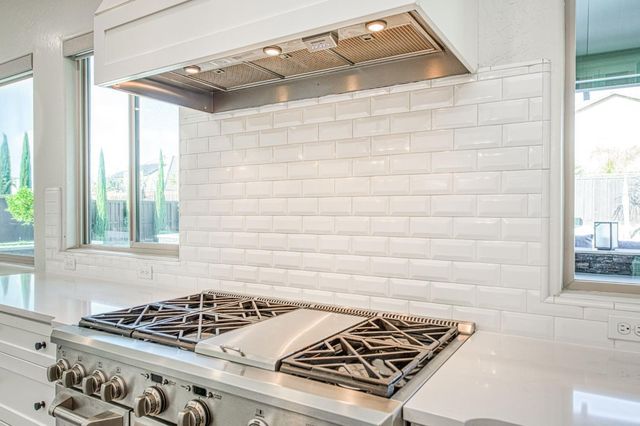 2468 E Kynzlee Avenue, Fresno, CA 93730