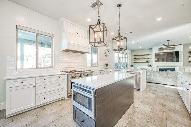 2468 E Kynzlee Avenue, Fresno, CA 93730