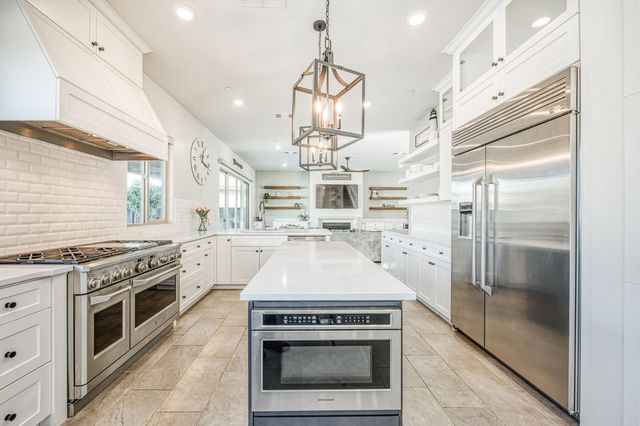 2468 E Kynzlee Avenue, Fresno, CA 93730