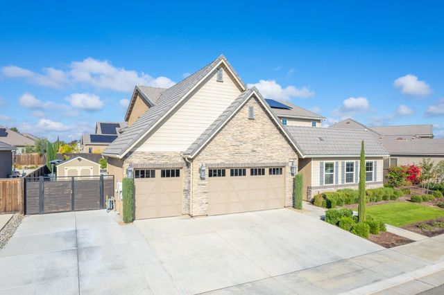 2468 E Kynzlee Avenue, Fresno, CA 93730