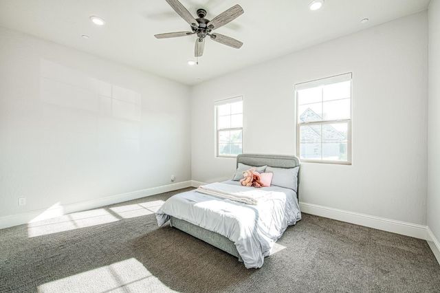 2468 E Kynzlee Avenue, Fresno, CA 93730