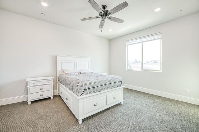 2468 E Kynzlee Avenue, Fresno, CA 93730