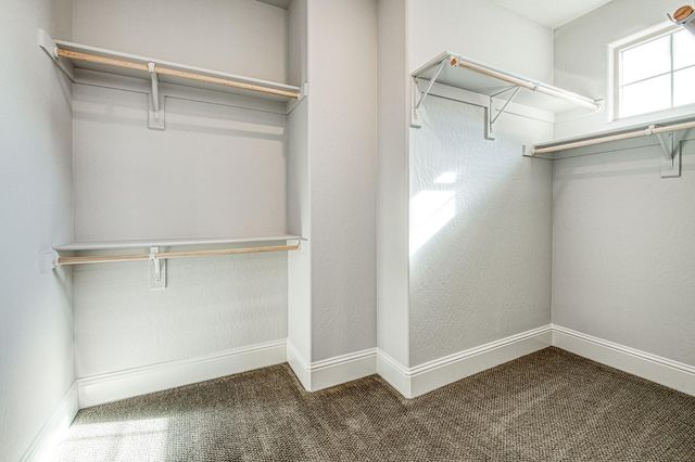 2468 E Kynzlee Avenue, Fresno, CA 93730