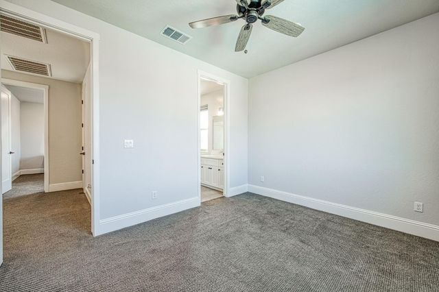 2468 E Kynzlee Avenue, Fresno, CA 93730