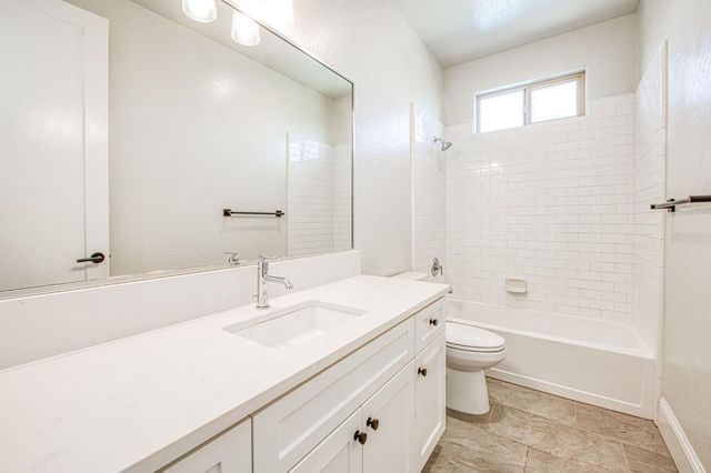 2468 E Kynzlee Avenue, Fresno, CA 93730