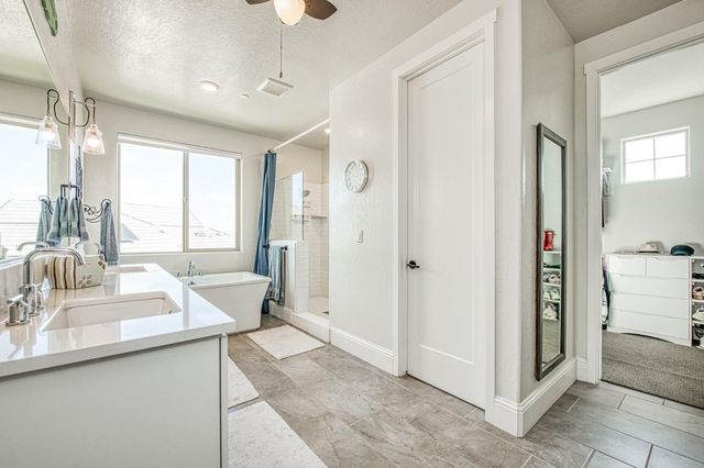 2468 E Kynzlee Avenue, Fresno, CA 93730