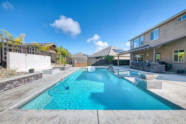 2468 E Kynzlee Avenue, Fresno, CA 93730