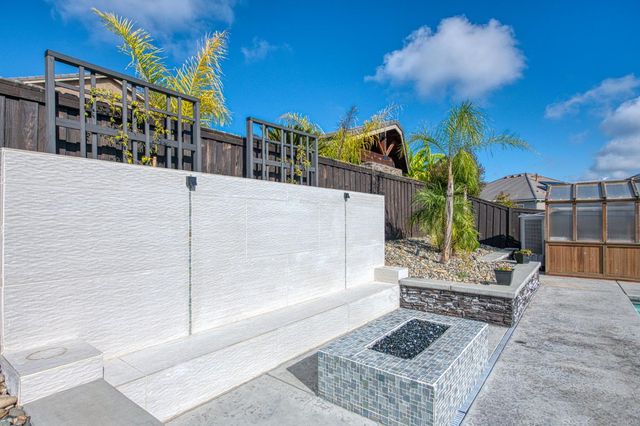 2468 E Kynzlee Avenue, Fresno, CA 93730