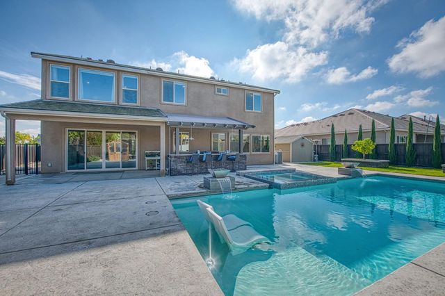 2468 E Kynzlee Avenue, Fresno, CA 93730