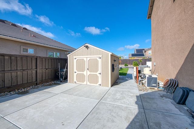 2468 E Kynzlee Avenue, Fresno, CA 93730