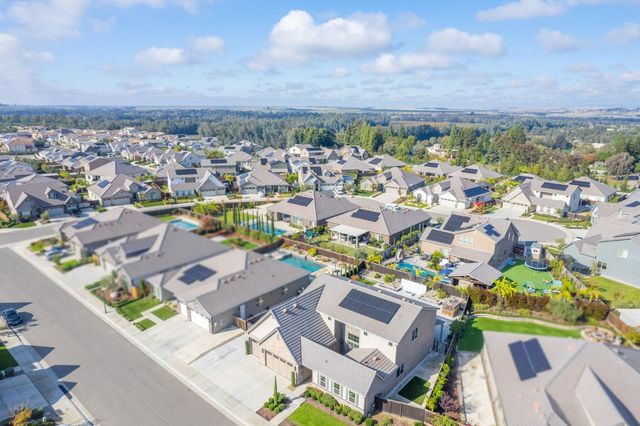 2468 E Kynzlee Avenue, Fresno, CA 93730