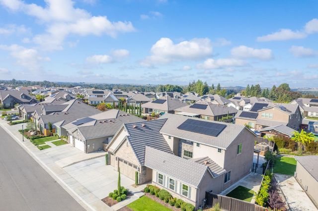 2468 E Kynzlee Avenue, Fresno, CA 93730