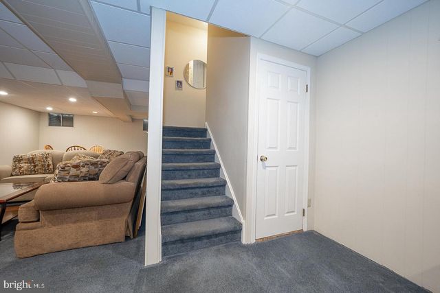 182 NOTTINGHAM CT, Aston, PA 19014