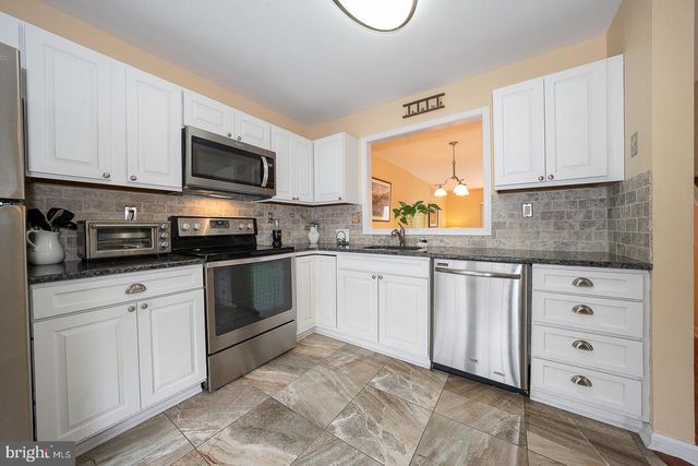 182 NOTTINGHAM CT, Aston, PA 19014