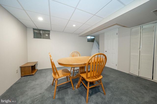 182 NOTTINGHAM CT, Aston, PA 19014