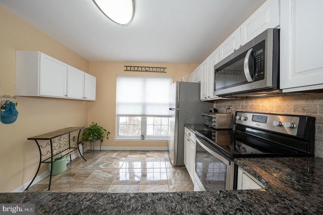 182 NOTTINGHAM CT, Aston, PA 19014