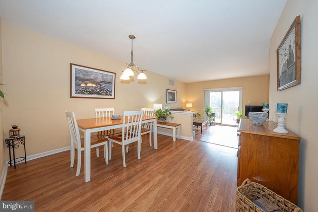 182 NOTTINGHAM CT, Aston, PA 19014