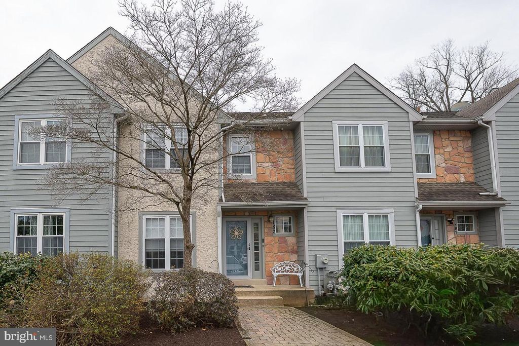 182 NOTTINGHAM CT, Aston, PA 19014