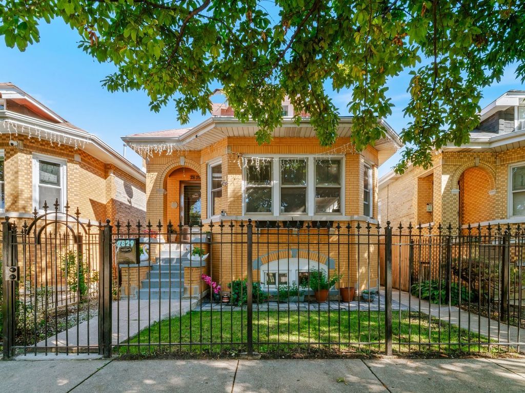 2829 N Melvina Avenue, Chicago, IL 60634 — exterior