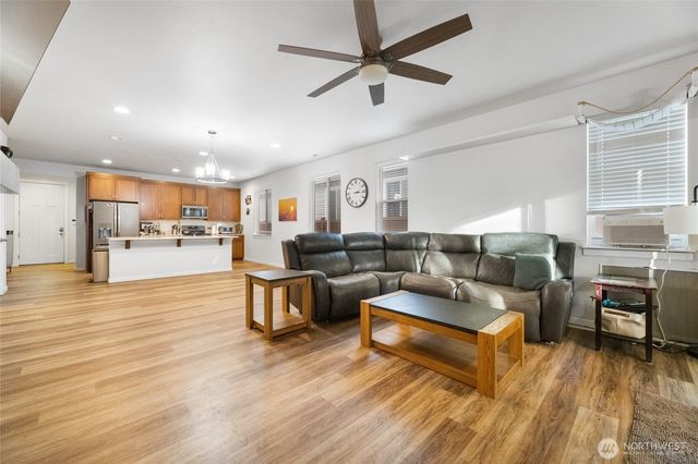 6770 Skipper Lane SE, Port Orchard, WA 98367