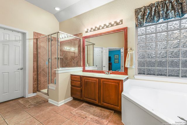 913 Desert Bluff, San Antonio, TX 78258