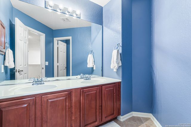 913 Desert Bluff, San Antonio, TX 78258